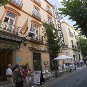 EXTERIOR_BUILDING 1 REINA CRISTINA (TRƯỚC ĐÂY - Minotel Reina Cristina), Khách sạn Plaza de las Eras