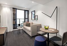 Others 2 Quest On St Kilda Road