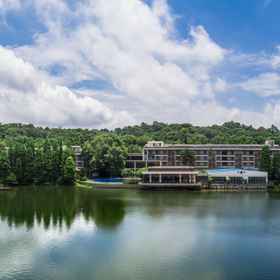 Hotel Main Pic1Baiyun Lakeside Hotel (Nanhu Tourism Center)，Tai Element飯店