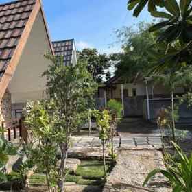 Hotel Main Pic 1 Meno Melani guesthouse, Pandan Resto & Bar Hotels