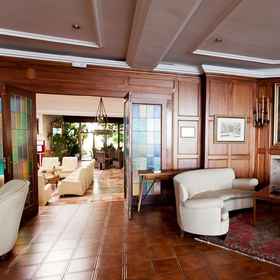 CAP ROIG HOTEL 1, Hotel Molló