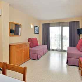 ALUASUN MIAMI IBIZA APARTAMENTOS 1, Hotel Estellencs