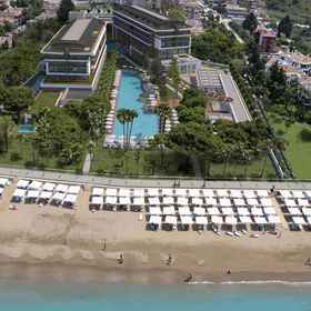 Barut Cennet and Acanthus1 , 飯店Dragon Bar