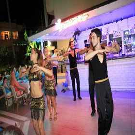 BLUE PALACE APART HOTEL1 , 飯店图伦奇海滩