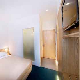 MAYO INN (STAYCATION APPROVED) 1, Hotel Bugis Cube