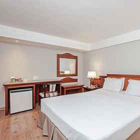 BRAZ HOTEL 1, 環境自由大学ホテル