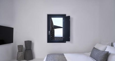 Others 2 Omma Santorini