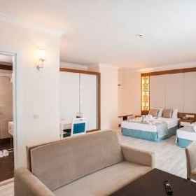 Concordia Celes1 , 飯店Beşkonak Bucağı