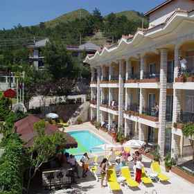 APARTMENTS OZLEM 11 , 飯店图伦奇海滩