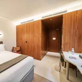 Wanderlust 1, Khách sạn Bugis Cube