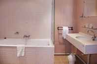 Phòng tắm bên trong IBIS STYLES VIEUX PORT MARSEILLE