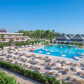 VALENTINO RESORT 1, Khách sạn Avetrana