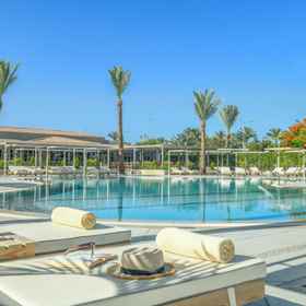 JAZ FANARA RESIDENCE 1, โรงแรม & ที่พัก Janub Sina'