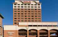 Exterior 4 HAMPTON INN ST. LOUIS-DOWNTOWN (AT THE GATEWAY ARCH)