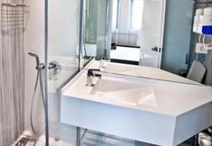 Others 6 Gradiva Istanbul