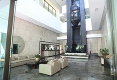 Others 2 San Francisco Flat Service