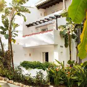 HOTEL PUENTE ROMANO BEACH RESORT 1, Hotel Alcaucín