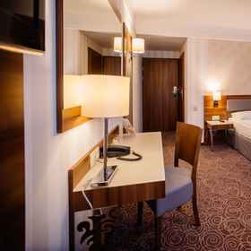 HOTEL LORD WARSAW AIRPORT1 , 飯店维斯瓦大学