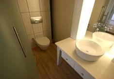 Lain-lain 4 MAGNIFIC CHECK-IN AND CHILL-OUT