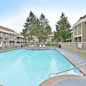 RAMADA HOTEL1 , 飯店肯特谷冰雪中心