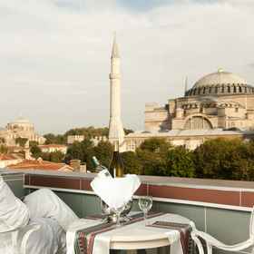 AND 1, 독일 분수 호텔