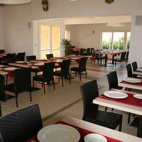 KHÁCH SẠN VILLA FANUSA 1, Khách sạn Santuario della Madonna delle Lacrime