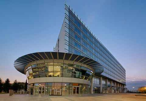 Exterior NH LYON AIRPORT