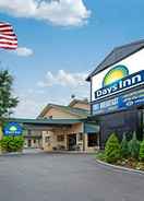 EXTERIOR_BUILDING Days Inn by Wyndham Woodbury Long Island