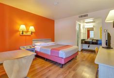 Kamar Tidur 6 Super 8 by Wyndham Santa Rosa North