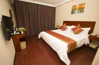 Bedroom GreenTree Inn Guangzhou Baiyun International Airport Huaxi Road Express Hotel