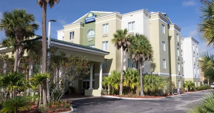 Luar Bangunan DAYS INN & SUITES FORT PIERCE I-95