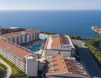 Bangunan 2 Ramada Hotel and Suites by Wyndham Kusadasi