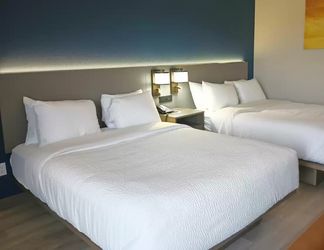 Kamar Tidur 2 Comfort Inn and Suites Johnson City NY