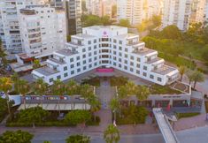 Exterior 3 Akra V Park