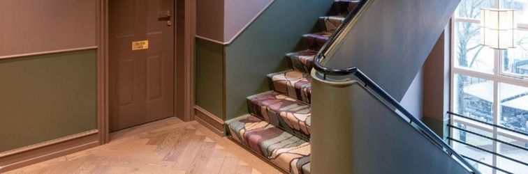 로비 Hypernym Hotel & Suites