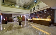 Lobi 2 GRANDEUR HOTEL AL BARSHA