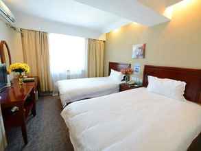 Bedroom 4 GreenTree Inn Heze CBD Railway Station Wanda Plaza Business Hotel