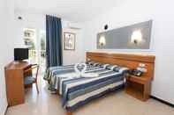 Bedroom HOTEL CASSANDRA(FORMERLY HOTEL SANTA MONICA)
