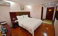 Kamar Tidur 4 Greentree Inn Yuncheng Ximen Street Songjiang Kung Fu School Business Hotel