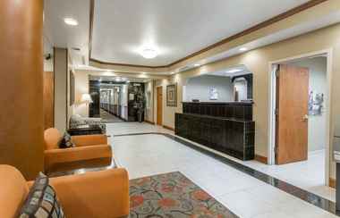 Lobby 2 DAYS INN & SUITES FORT PIERCE I-95