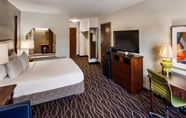 ห้องนอน 5 Bliss Point Inn & Suites