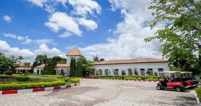 Exterior Waterford Valley Chiangrai Golf Course & Resort