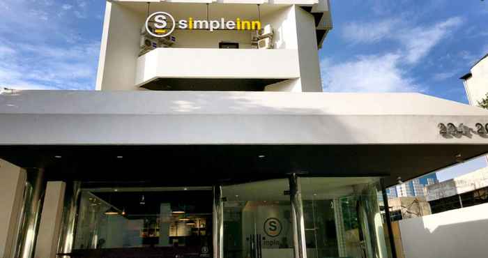 Bangunan Simple Inn Jakarta Wahid Hasyim