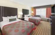 Kamar Tidur 4 Ramada Asheville