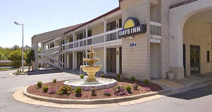 Bangunan Days Inn By Wyndham Raleigh Midtown