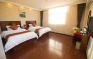 Bedroom 4 GreenTree Inn LiaoCheng LinQing HaiShan Building Express Hotel