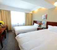 Bedroom 5 GreenTree Inn Jining Rencheng Area Jinyu Road Meikailong Express Hotel