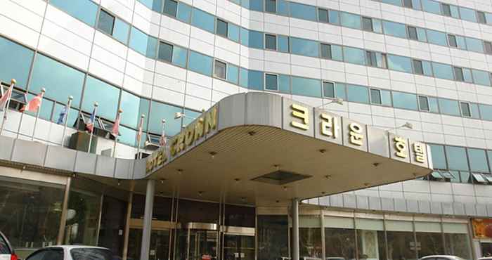 Luar Bangunan CROWN HOTEL ITAEWON