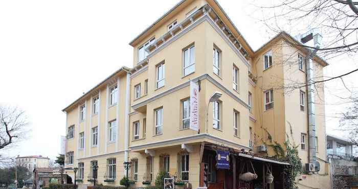 Exterior Ottoman Imperial Hotel Istanbul