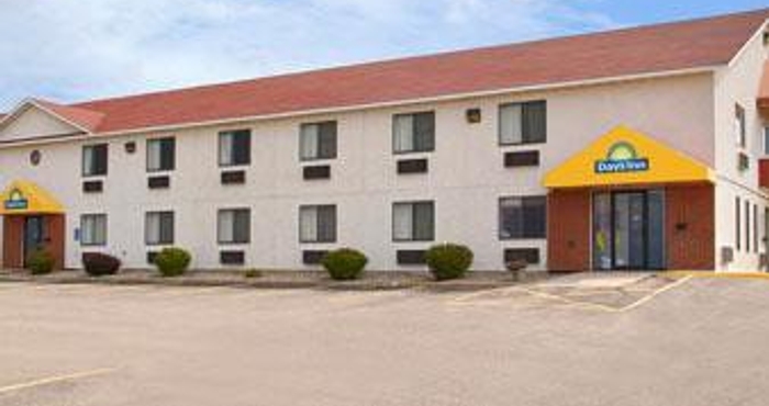 Exterior Econo Lodge Inn & Suites Yankton SD